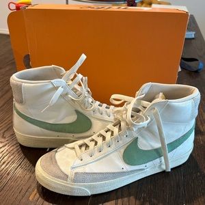 Nike Blazer Mid 77